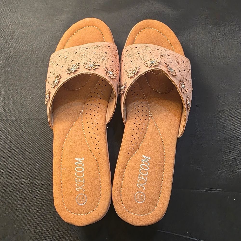 BRAND NEW KECOM WOMEN's FLORAL STUDDED DESIGN DETAIL SLIDE WEDGE SANDAL